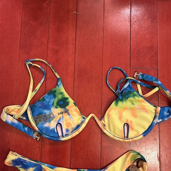 Shein Multi color Bikini - Picture 4 of 8